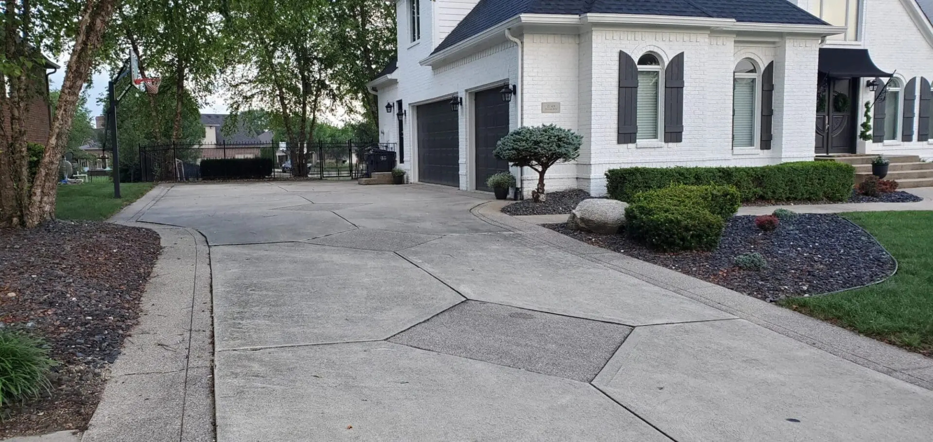 Concrete Driveway Needs Cleaned Greenwood IN