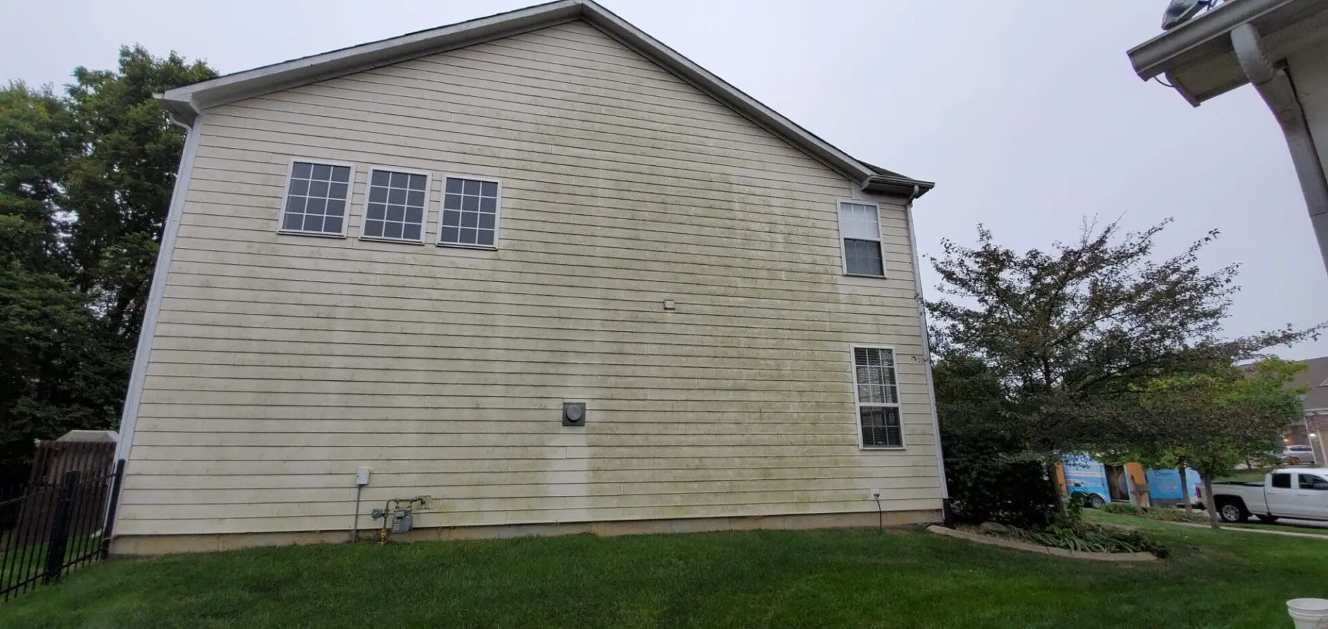 Vinyl Siding That Needs Cleaned Indianapolis IN