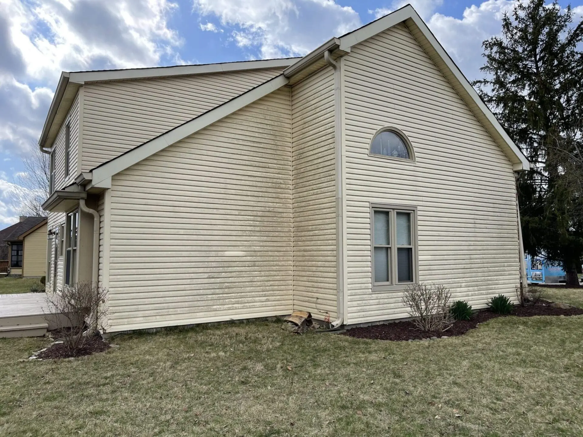 House Siding Needs Pressure Washed Indianapolis