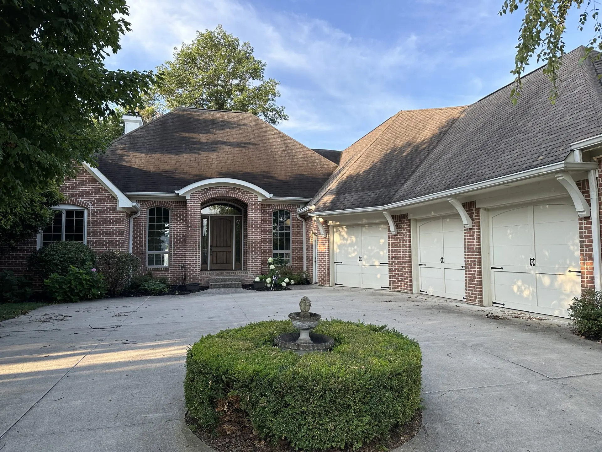 Roof Cleaning and Driveway Pressure Washing Greenwood IN
